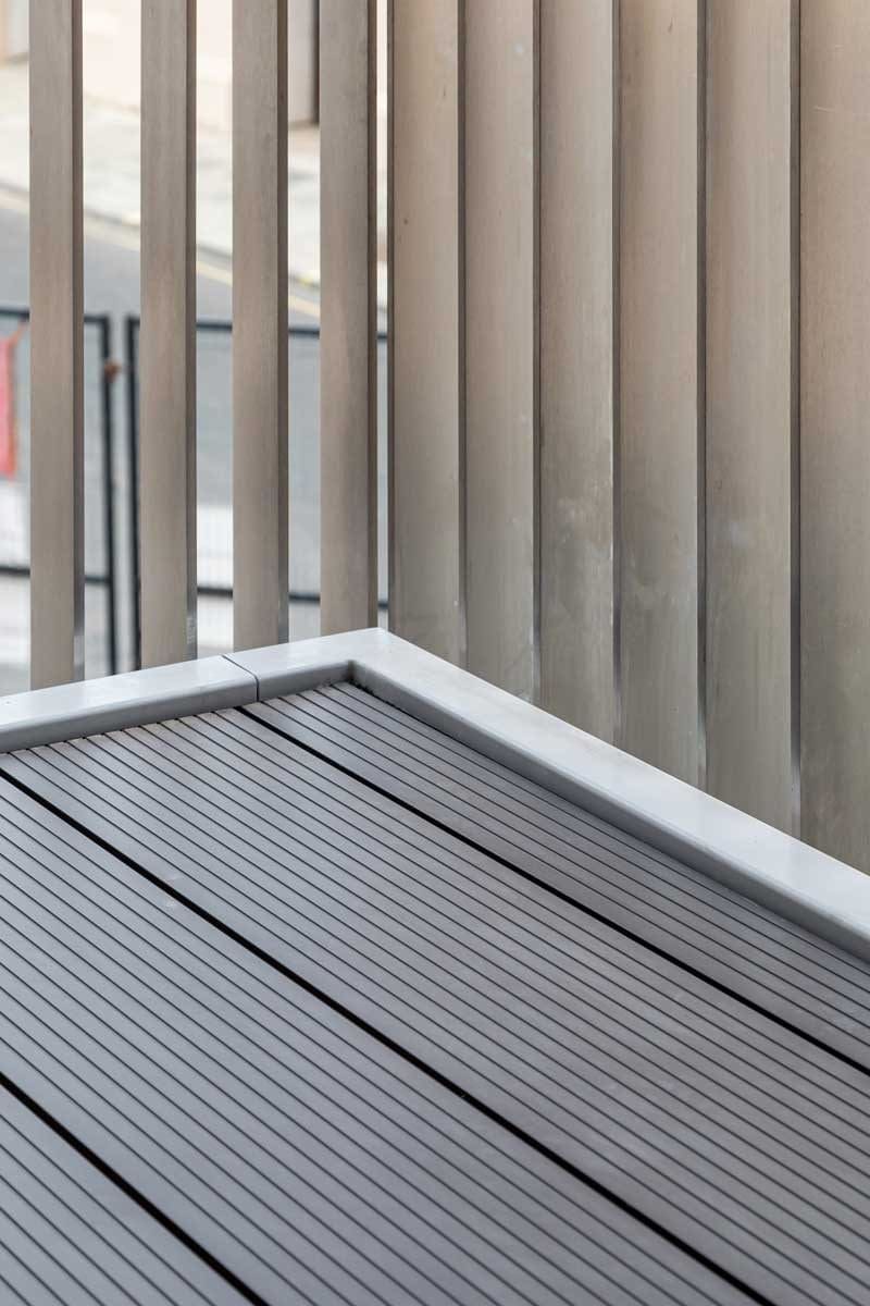 aluminium decking with balustrade