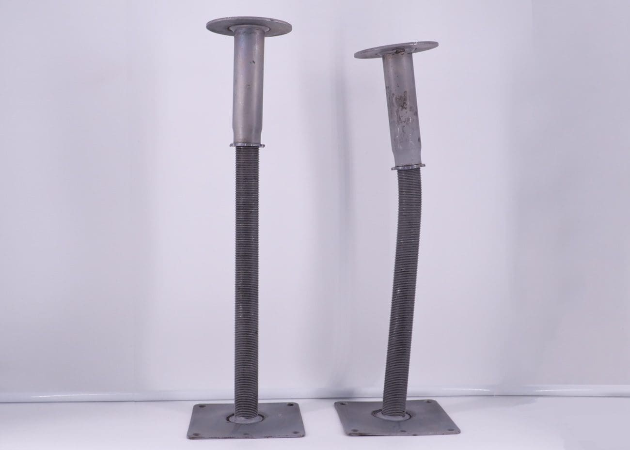The RP-FR-8 pedestal before and after 3.8 tonnes of weight.